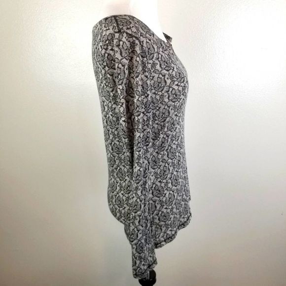 Lucky Brand B&W Floral Knit Top Size Small - Picture 4 of 7